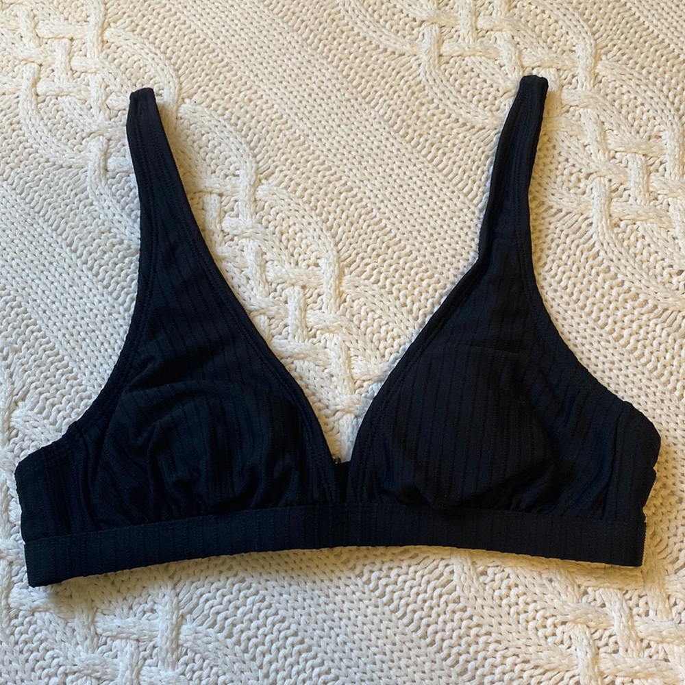 Black bikini top